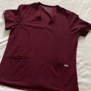 FIGS Casma 3 pocket scrub top, L